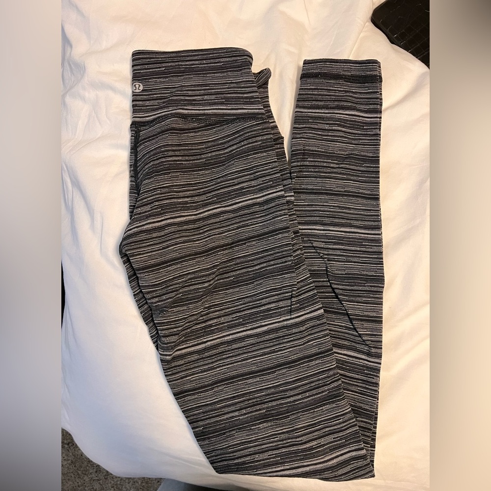 Lululemon size 6 leggings